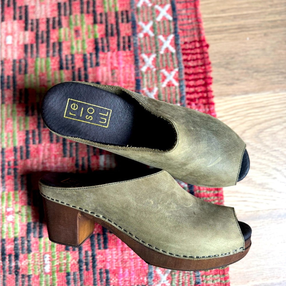 Re-soul Women’s Olive Clogs Shoes Sz 39